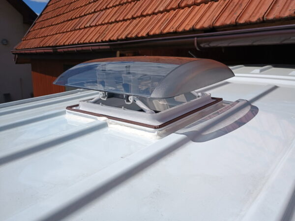 Ramka Adapter Okna Dachowego 28x28cm Renault Trafic II i III